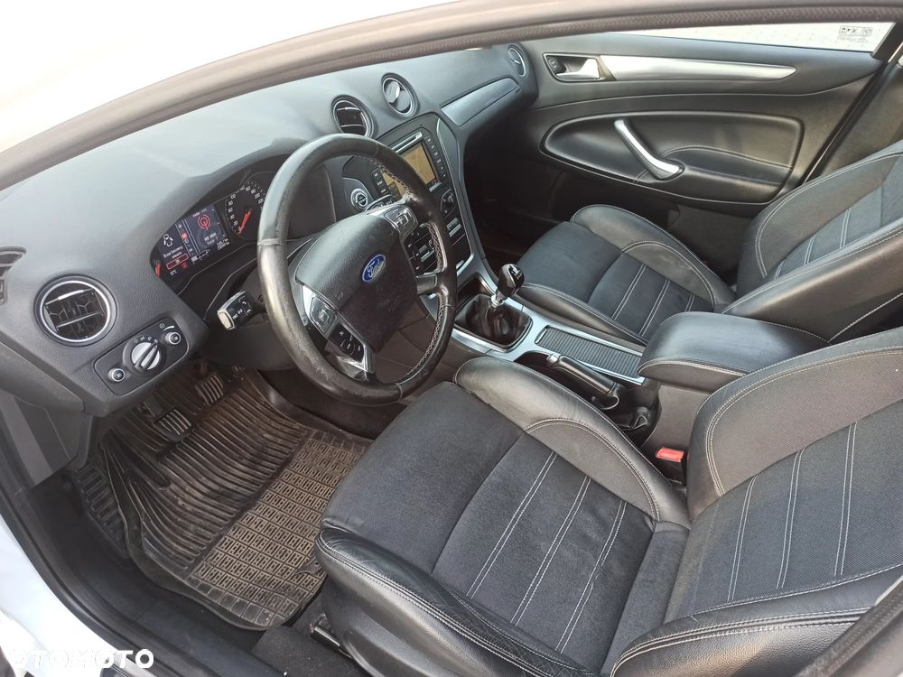 Ford Mondeo - 10