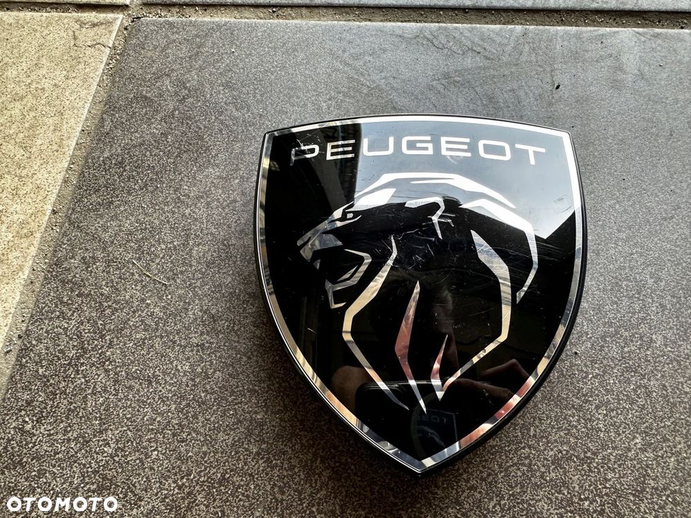 PEUGEOT 2008 II LIFT LOGO ZNACZEK EMBLEMAT ATRAPY - 2
