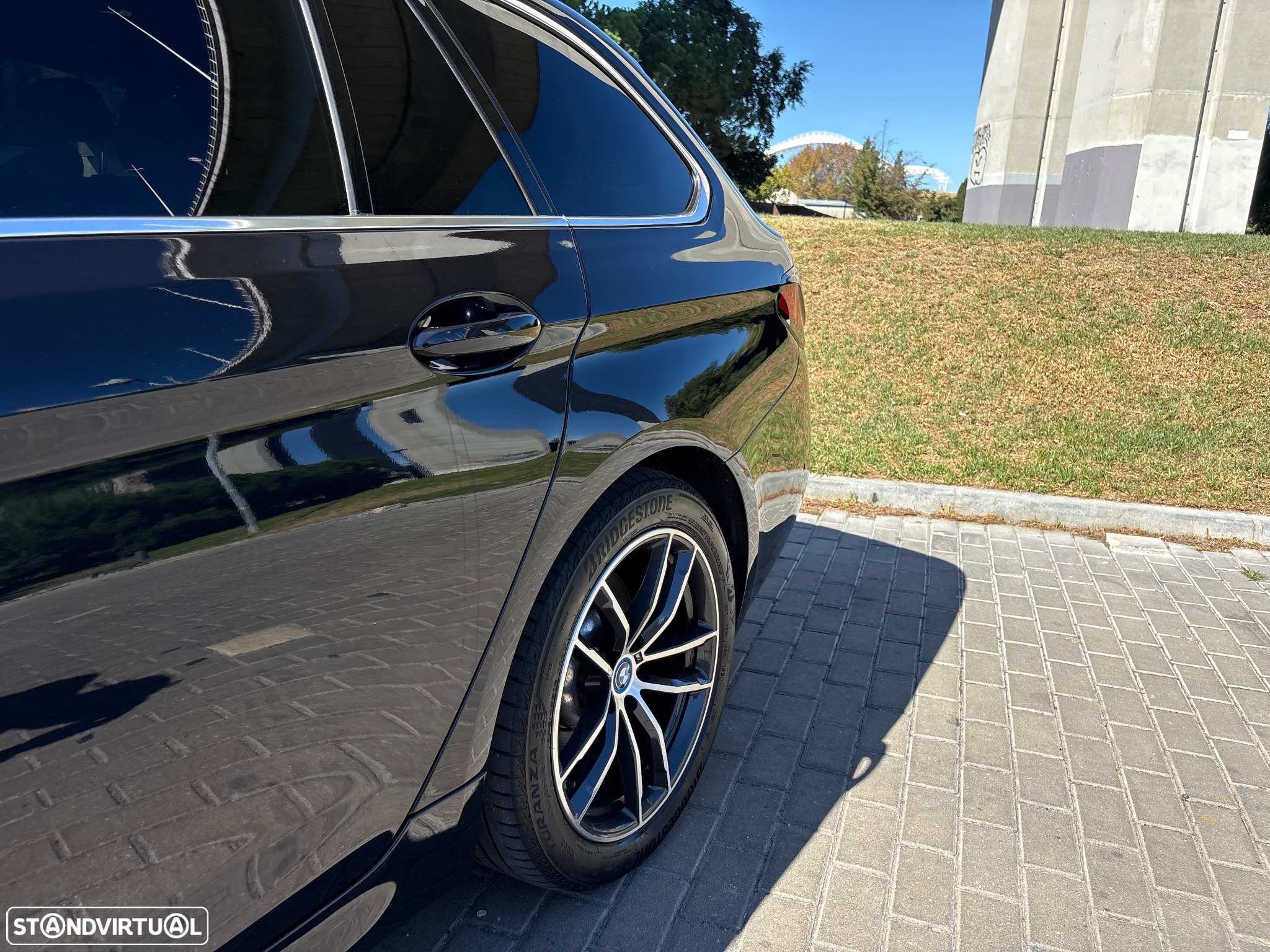 BMW 530 e Pack Desportivo M - 15