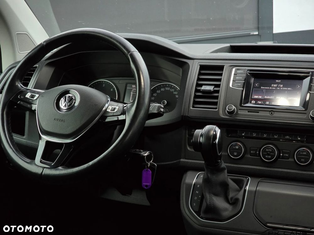 Volkswagen Multivan - 25