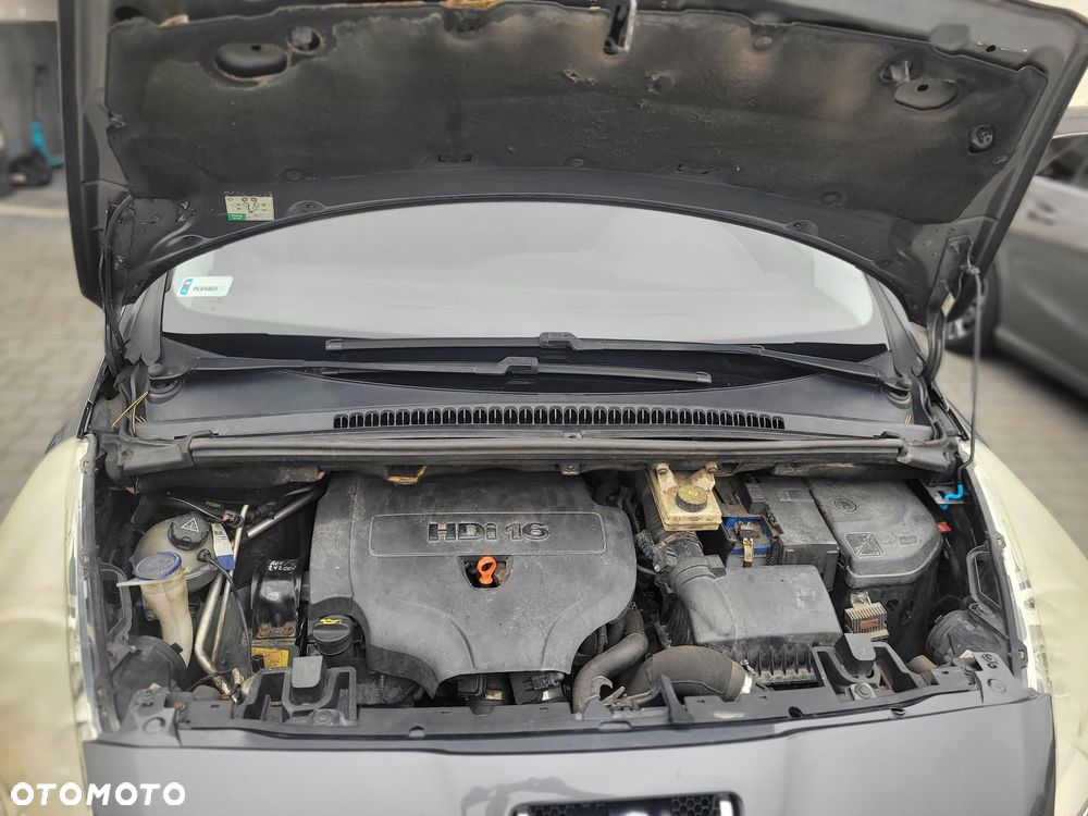 Peugeot 5008 - 24