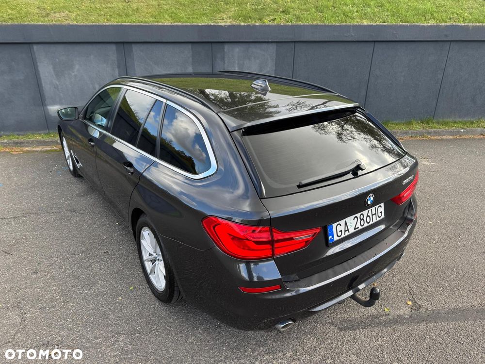 BMW Seria 5 520d Luxury Line - 11