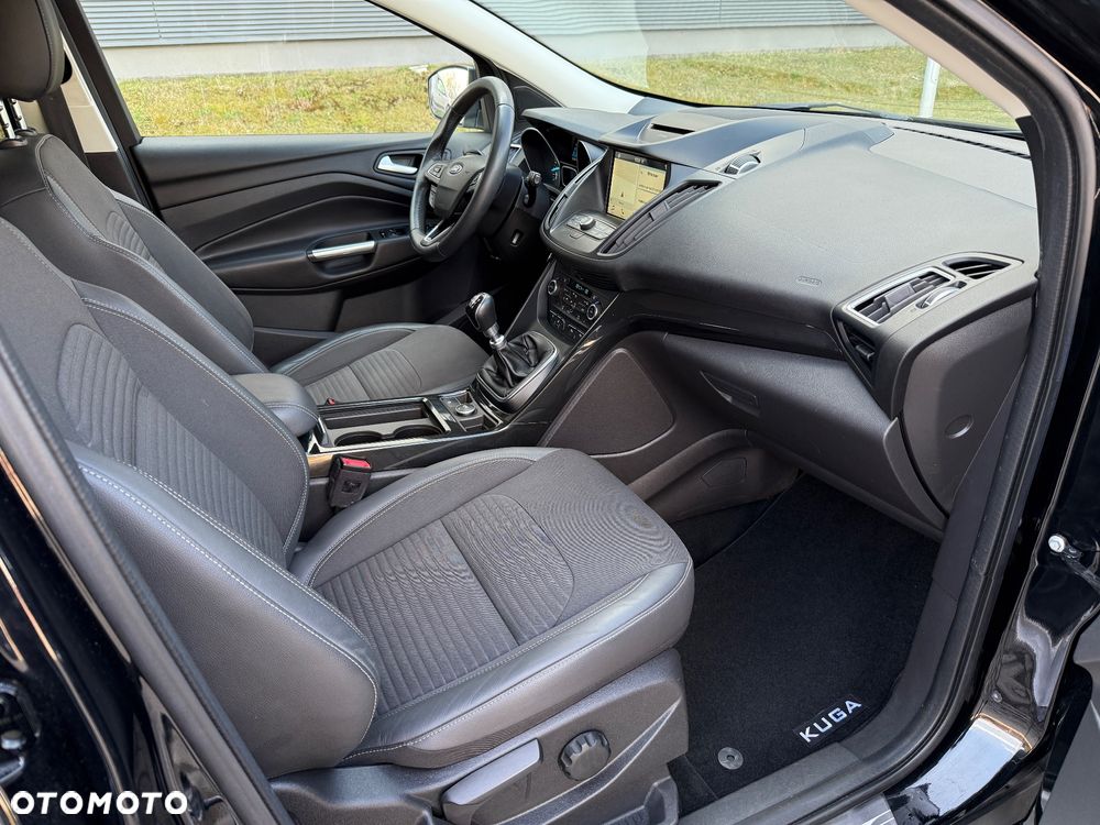 Ford Kuga 1.5 EcoBoost 2x4 Titanium - 10