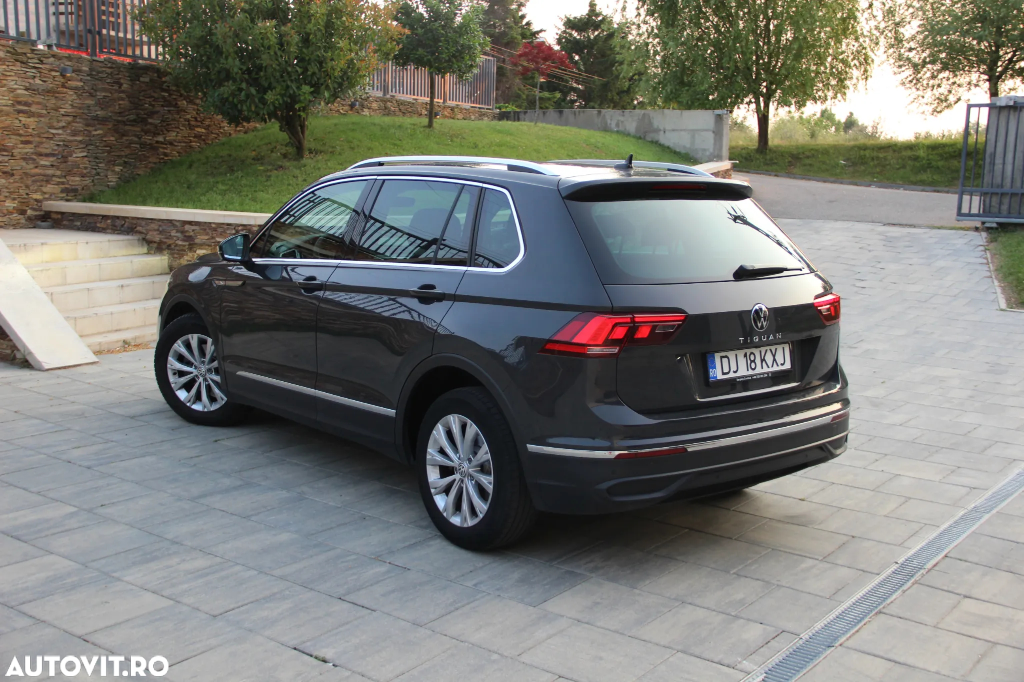 Volkswagen Tiguan 2.0 TDI DSG Elegance - 4
