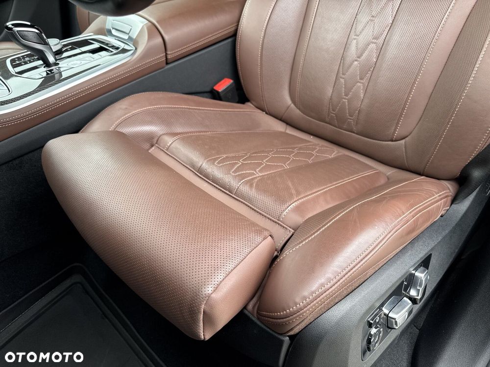 BMW X5 M50i - 14