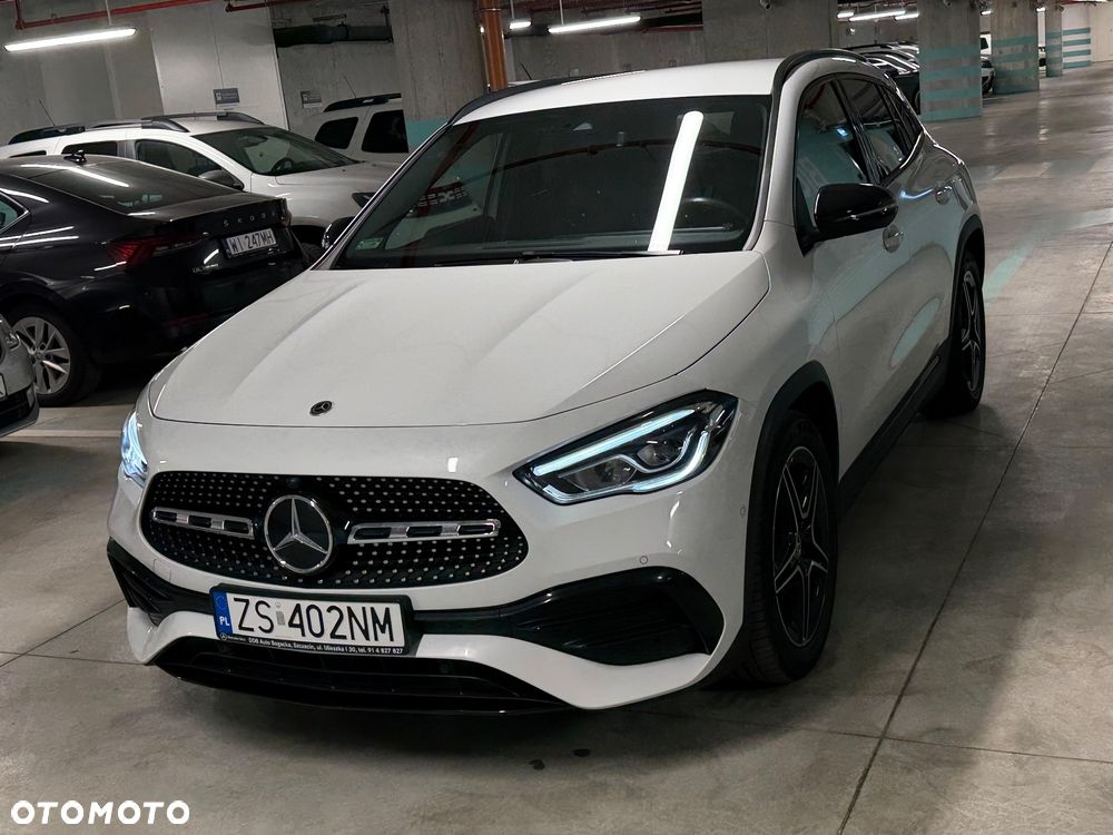 Mercedes-Benz GLA 200 AMG Line - 9