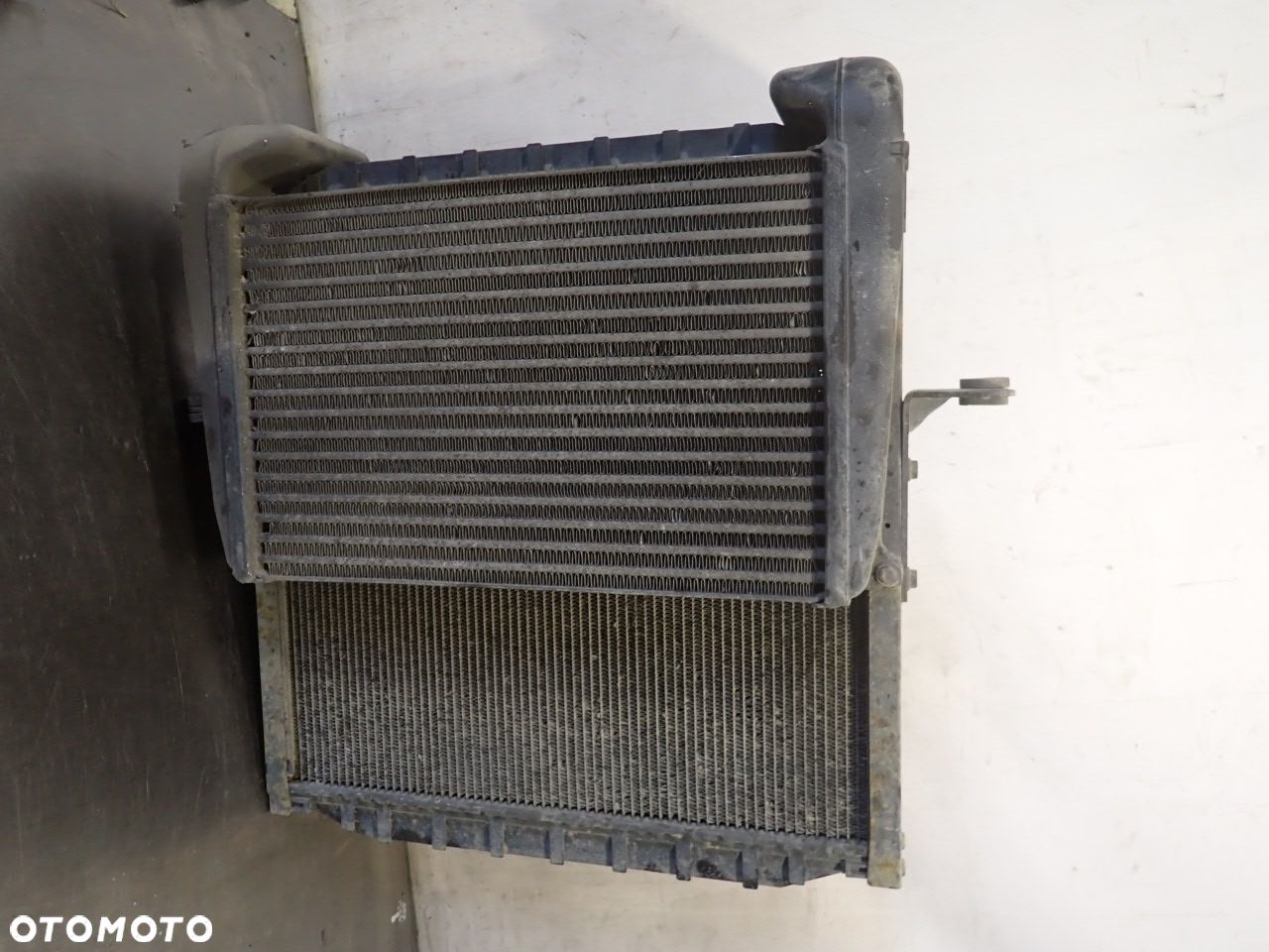 CHŁODNICA WODY INTERCOOLER MAN L2000 8.163 - 1