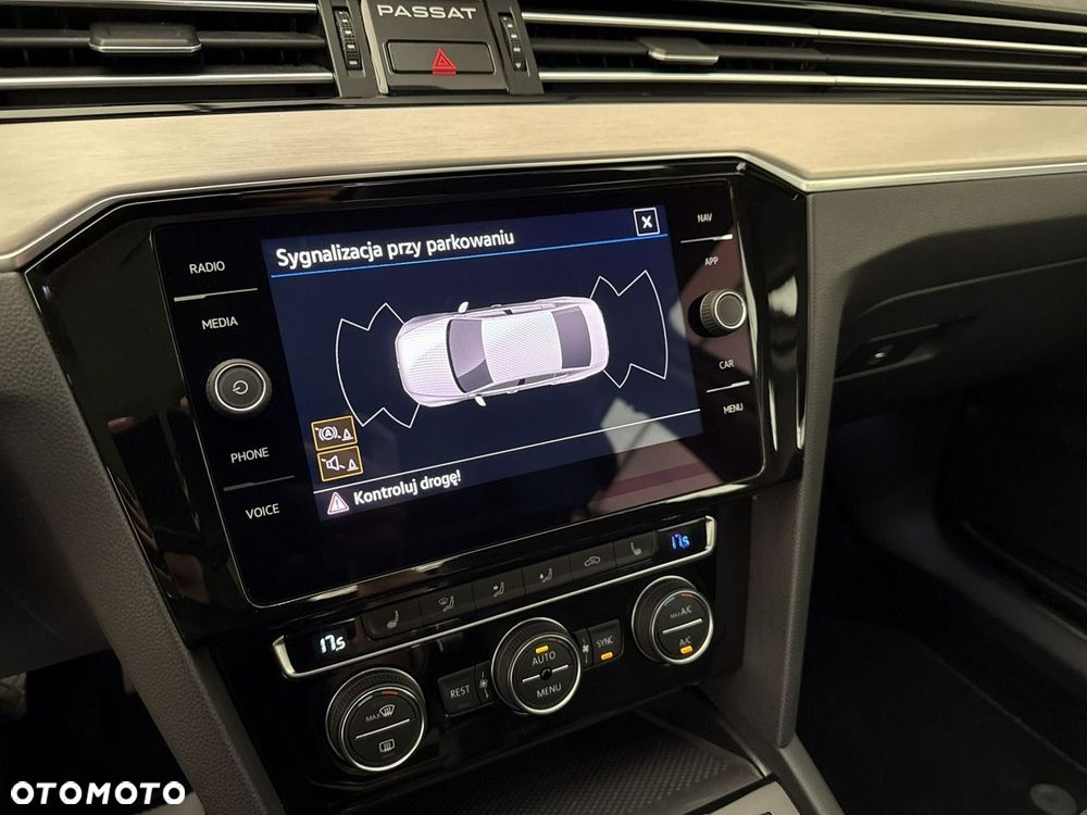 Volkswagen Passat - 26