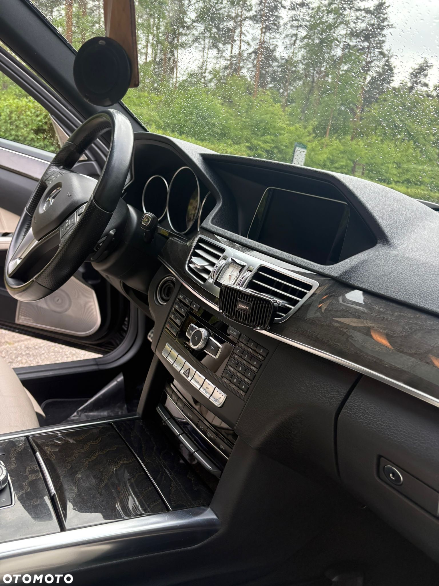 Mercedes-Benz Klasa E 220 T CDI DPF BlueEFFICIENCY Automatik Elegance - 24