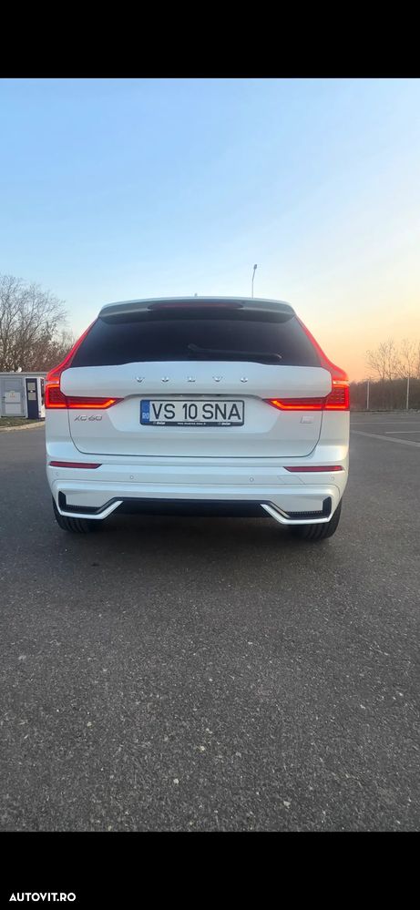 Volvo XC 60 T5 AWD R-Design - 3