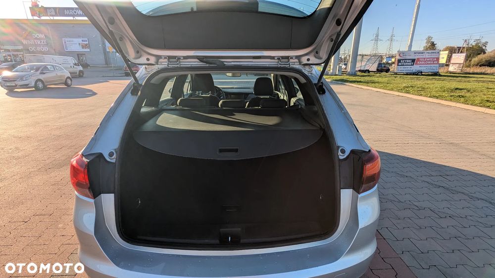 Opel Astra V 1.6 CDTI Dynamic S&S - 9