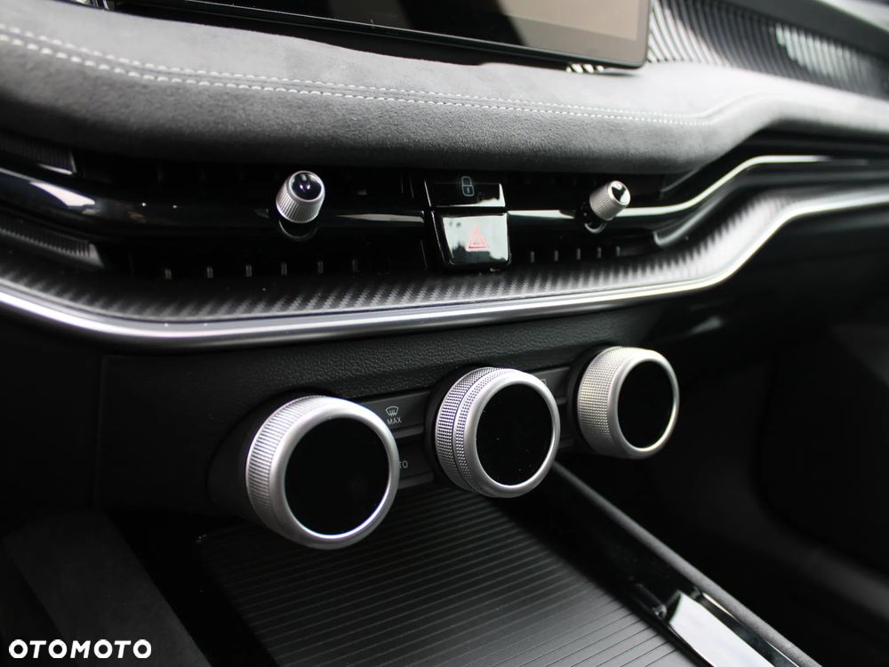 Skoda Superb 2.0 TSI Sportline DSG - 25