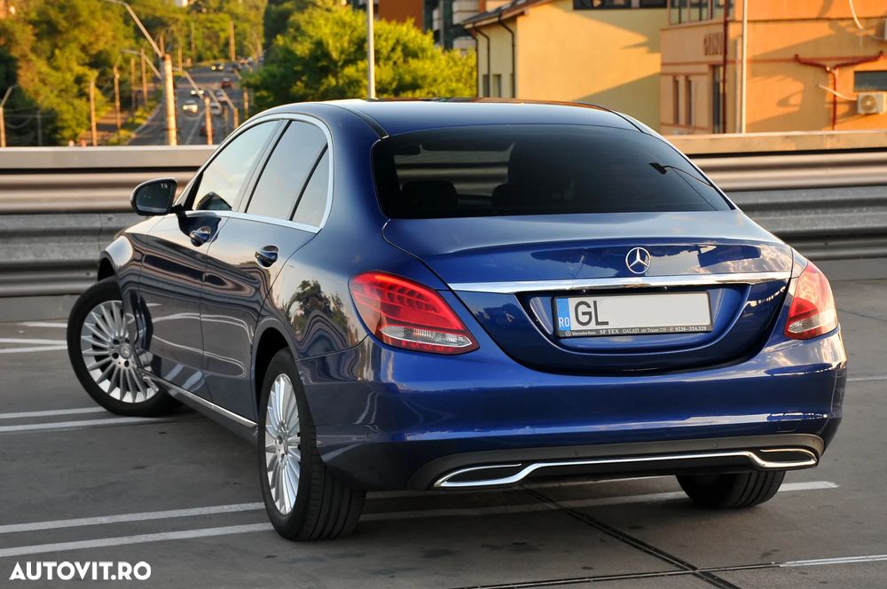 Mercedes-Benz C 180 d - 12