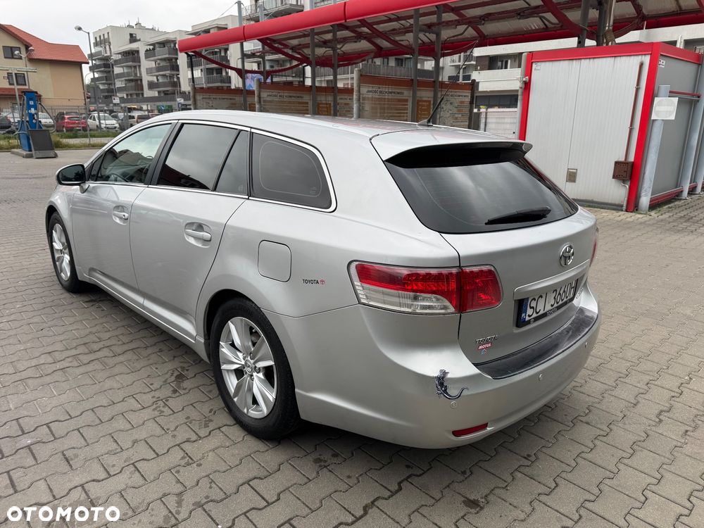 Toyota Avensis 1.8 Luna - 8