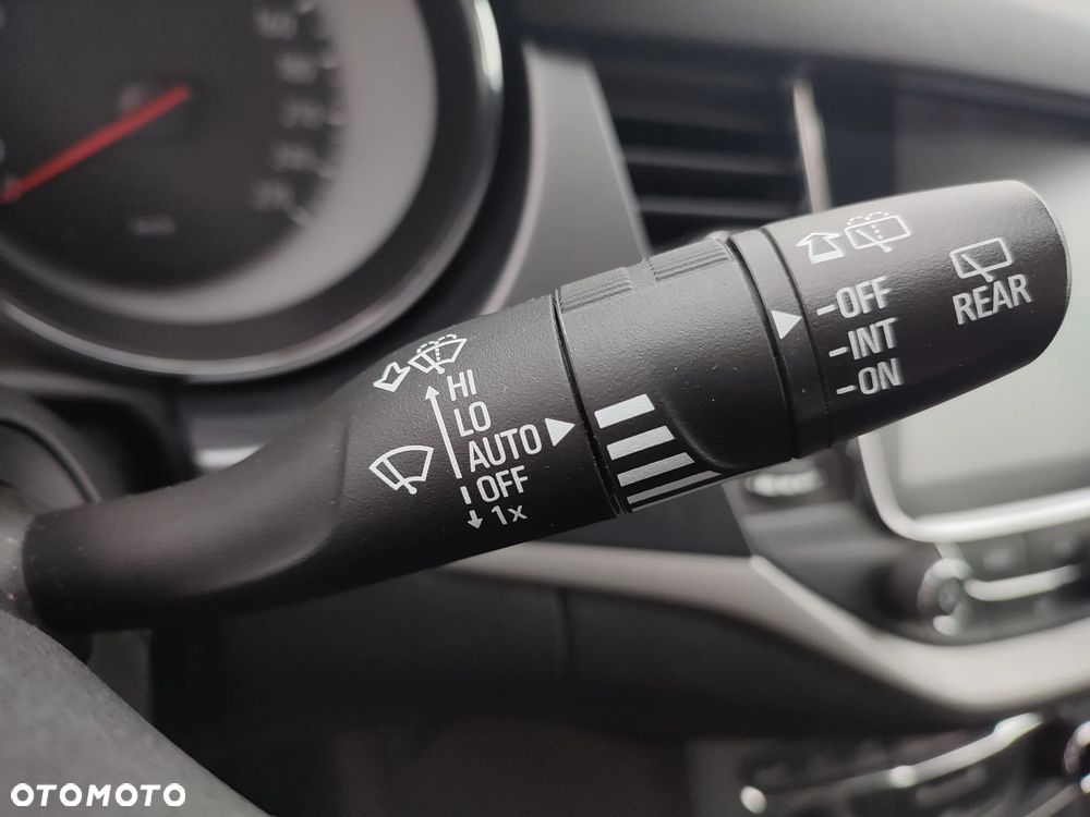 Opel Astra 1.4 T 120 Lat S&S - 36