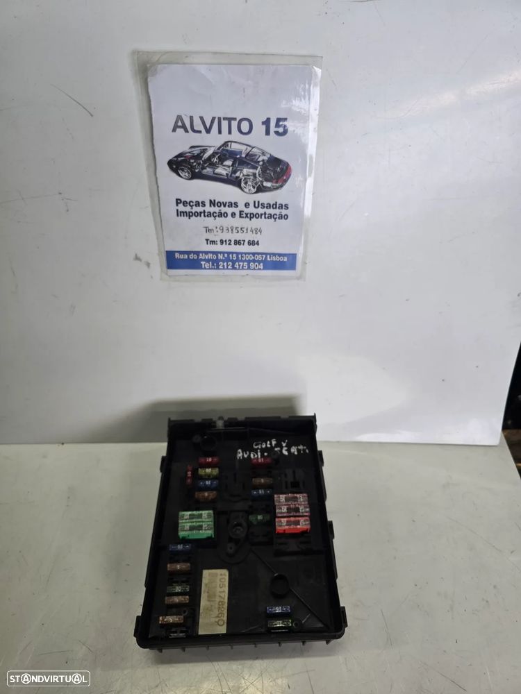 Caixa de fusíveis VW Golf V 2003 a 2009 - Audi A3 - Seat Altea - ref: 1 k0937125 A  - 0 1718130 1