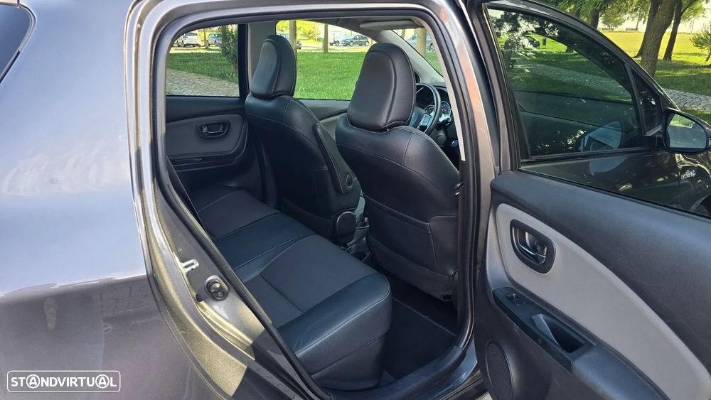 Toyota Yaris 1.5 HSD Sport+P.Luxury - 45