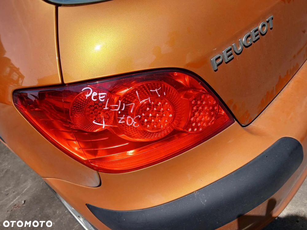Peugeot 307 Lift HB 5D Lampa tylna lewa - 1