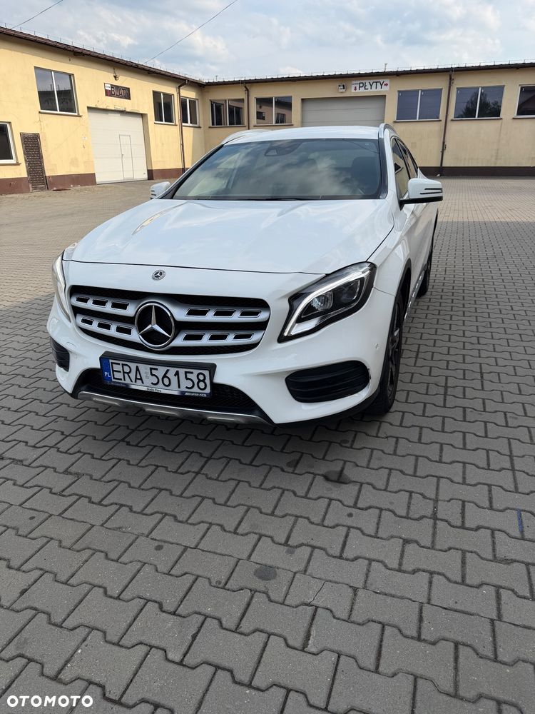 Mercedes-Benz GLA 200 7G-DCT - 2