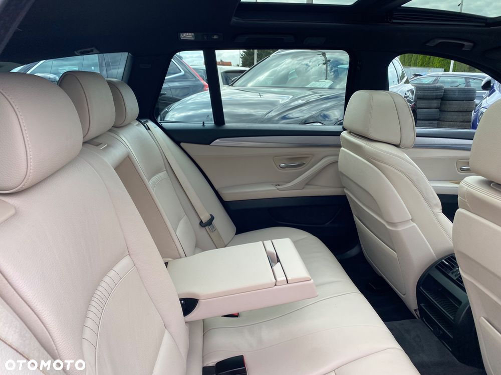 BMW Seria 5 520d Touring - 37