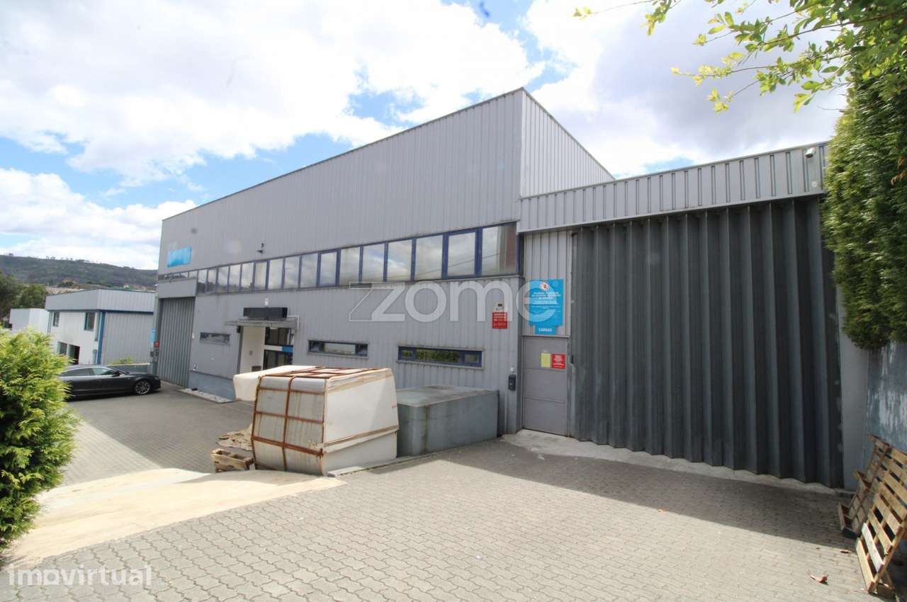Pavilhão Comercial com +1.000 m² na Zona Industrial do Socorro – Fa... - Grande imagem: 4/34