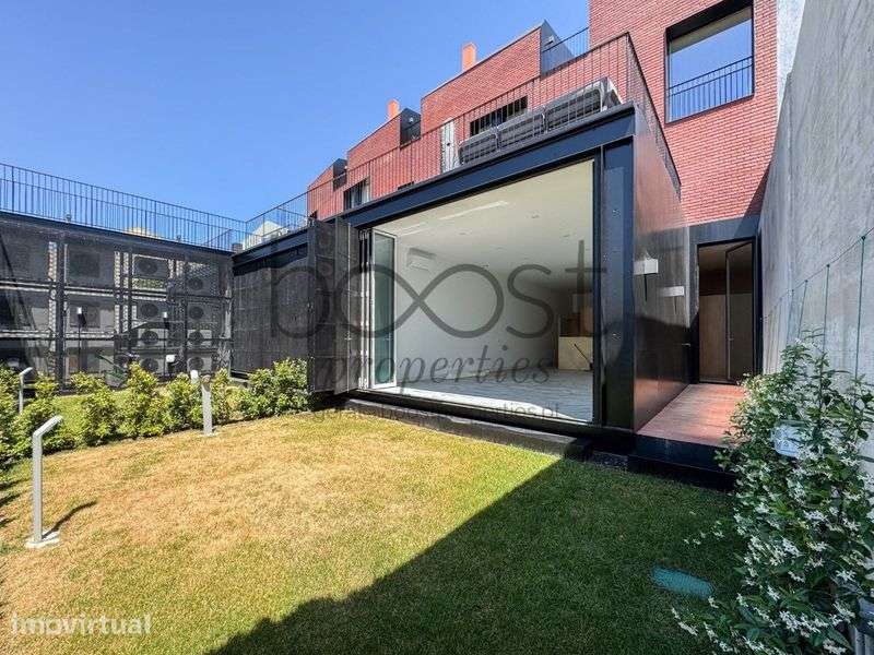 Apartamento T3, com jardim, garagem e arrecadação para vender - Grande imagem: 2/12