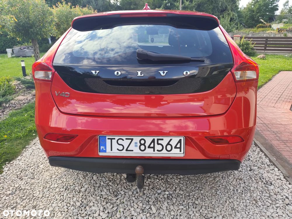 Volvo V40 D2 Drive-E Momentum - 10