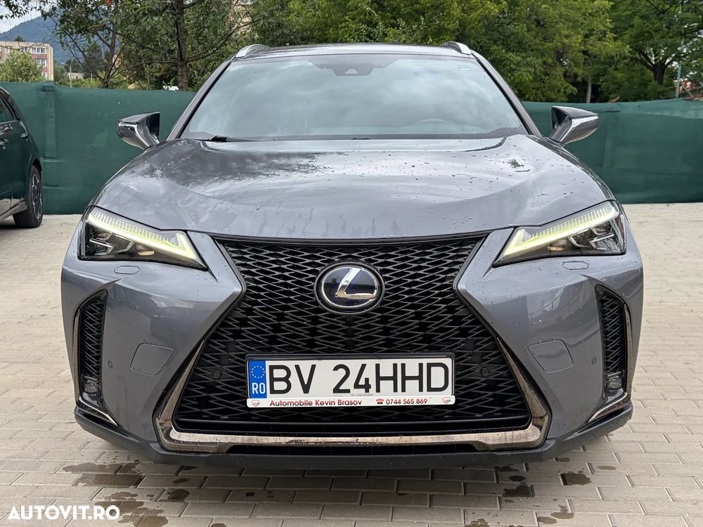 Lexus UX 250h (E-FOUR) F SPORT - 9