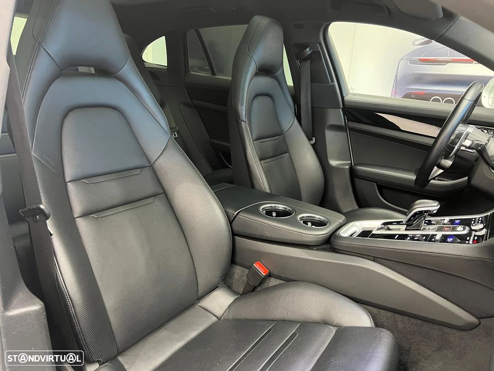 Porsche Panamera Sport Turismo 4 E-Hybrid - 32