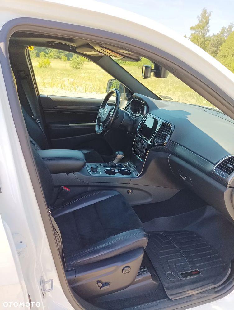 Jeep Grand Cherokee - 21