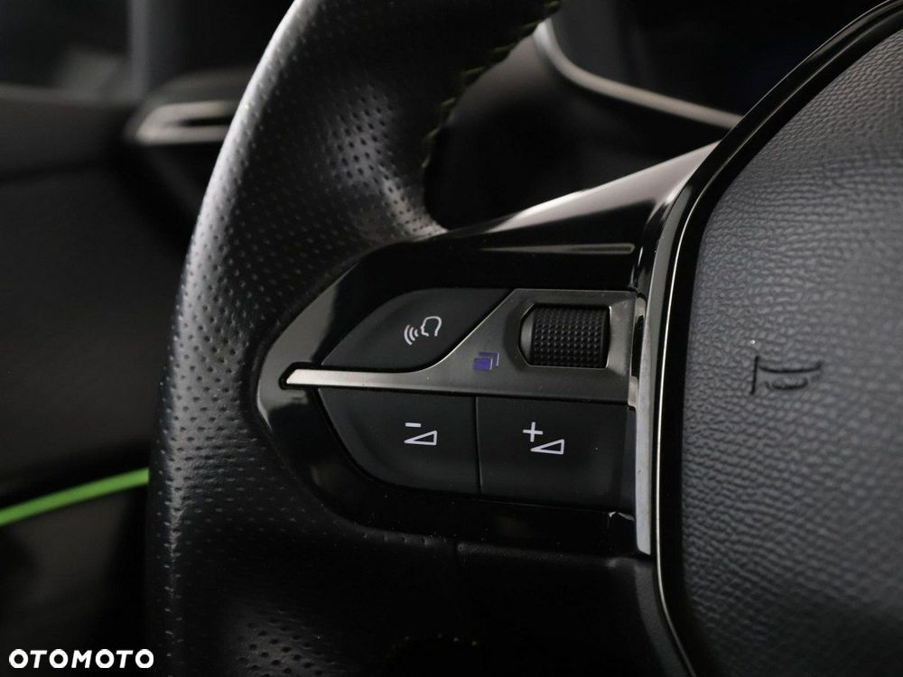 Peugeot 2008 1.2 PureTech GT Line S&S - 32