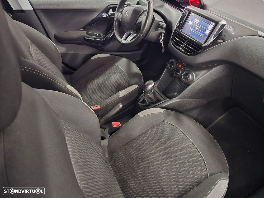 Peugeot 208 1.2 PureTech Active - 21