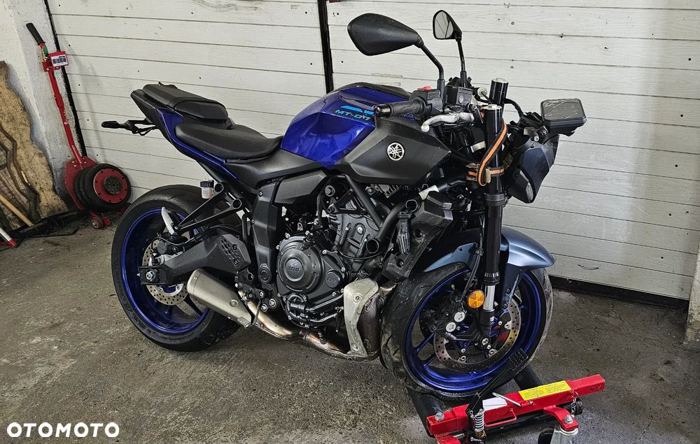 Yamaha MT - 6