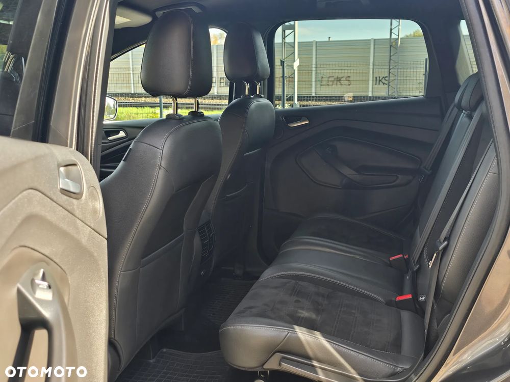 Ford Kuga 1.5 EcoBoost 2x4 ST-Line - 14