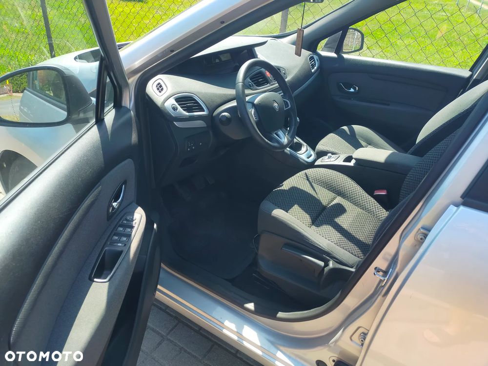 Renault Scenic 1.9 dCi Privilege - 10