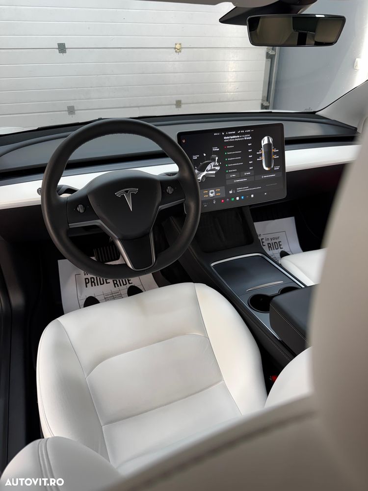 Tesla Model 3 - 2