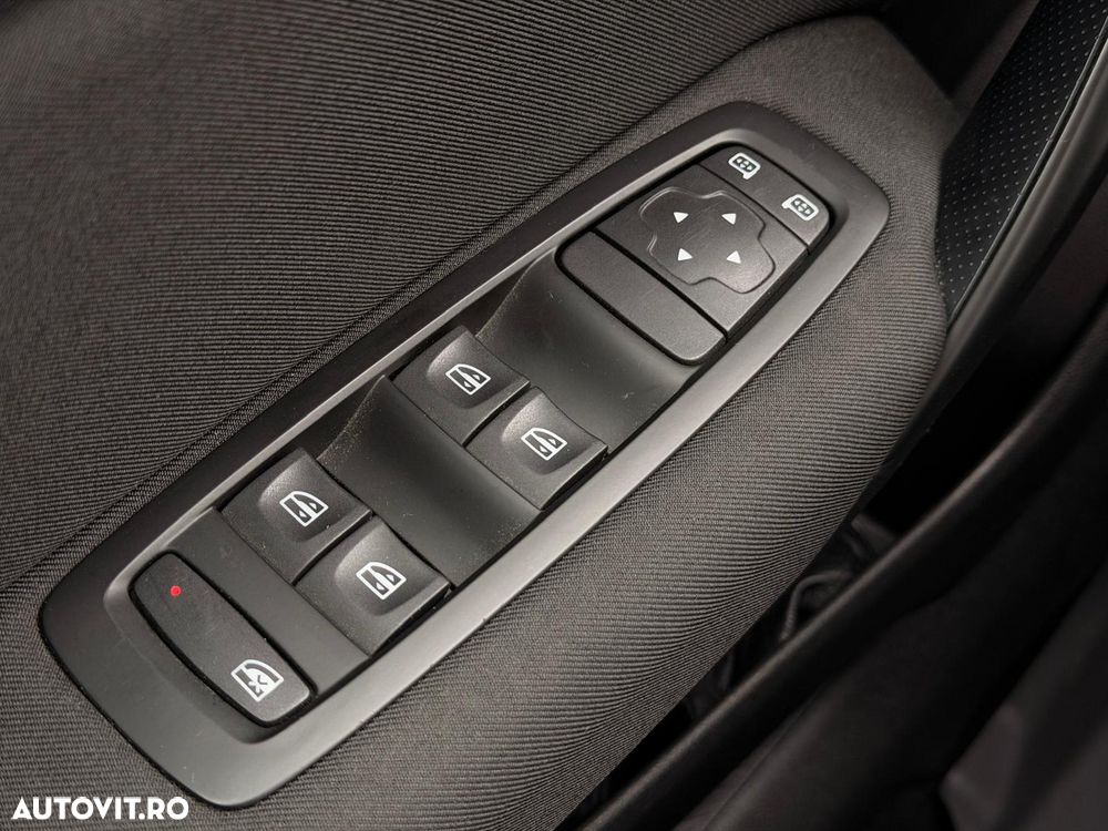 Renault Megane TCe Business - 27