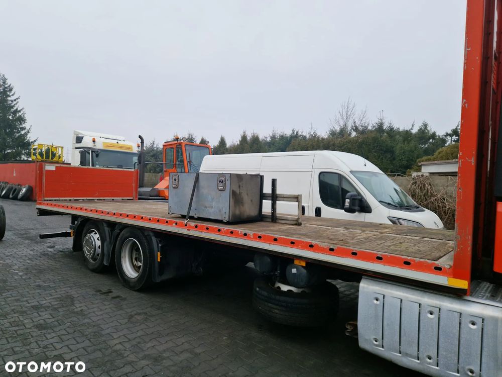 Zabudowa skrzyniowa Actros 6x2 - 2