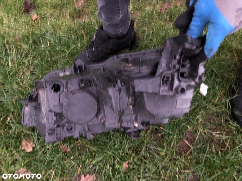 Peugeot 3008 II 5008 16- Lampa Przód Prawa 90085115 - 6