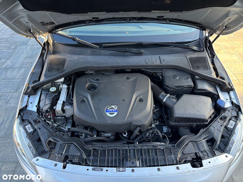 Volvo V60 D4 Geartronic Momentum - 20