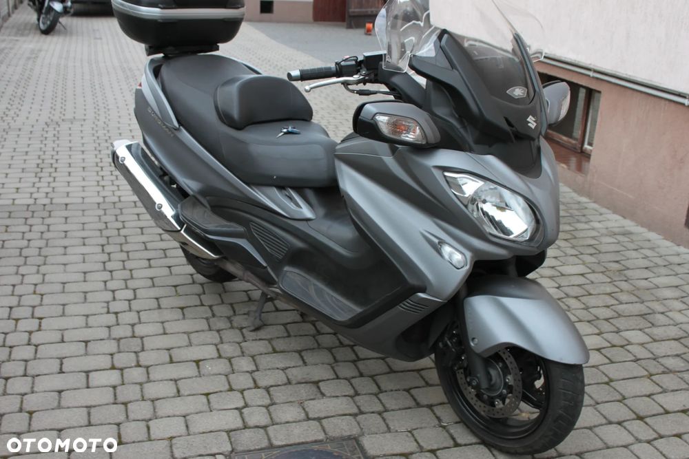 Suzuki Burgman - 28