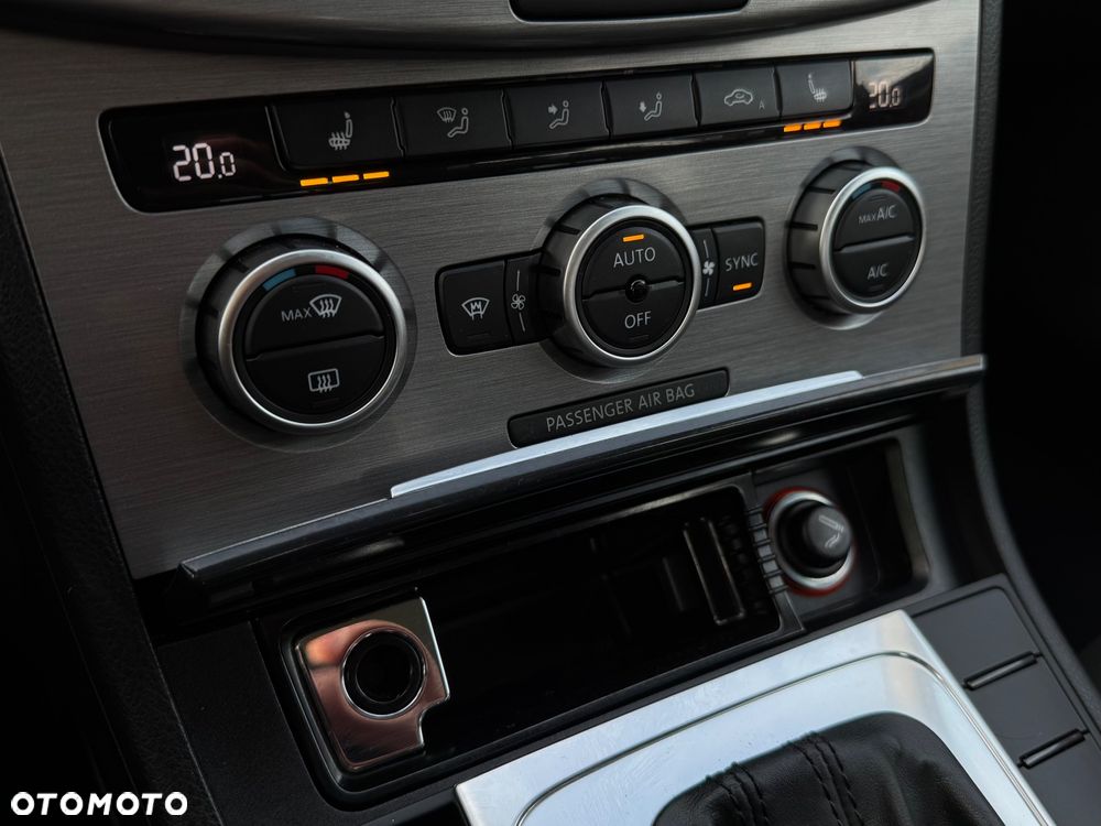 Volkswagen Passat 1.8 TSI DSG Comfortline - 22