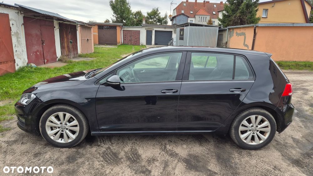Volkswagen Golf - 2