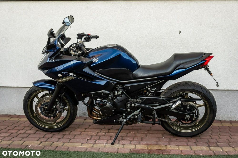 Yamaha XJ - 6