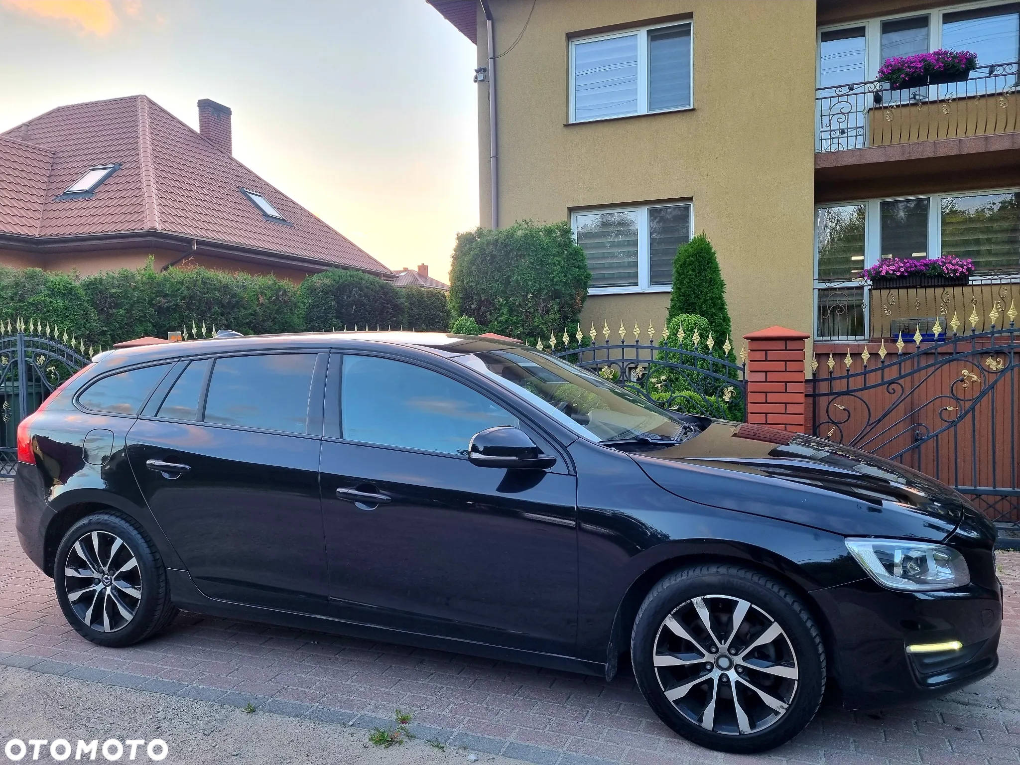 Volvo V60 D2 Drive-E Momentum - 2