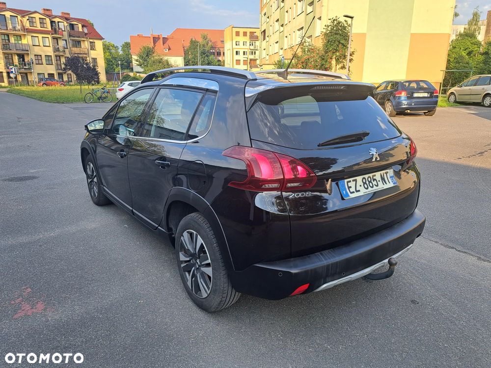 Peugeot 2008 1.6 BlueHDi Allure S&S - 6