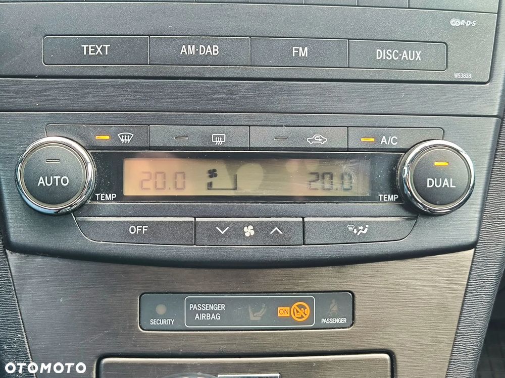Toyota Avensis 2.0 D-4D Sol - 24