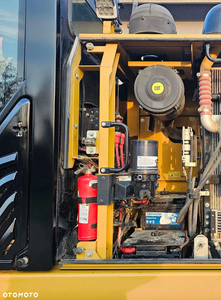 Caterpillar 323EL - 11