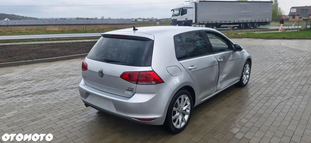 Volkswagen Golf 1.6 TDI DPF Highline - 4