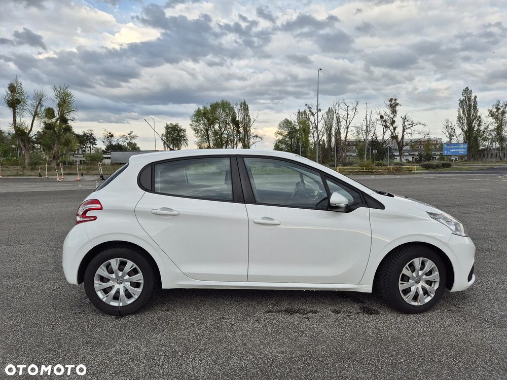 Peugeot 208 - 9